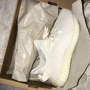 Yeezy Boost 350 V2 triple white